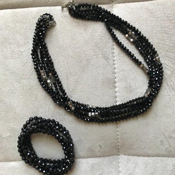 Black strand costume jewelry set - Picture 1 of 4